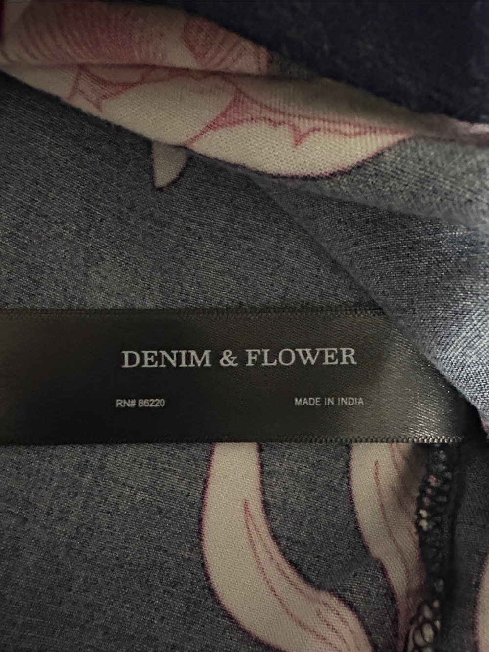 Denim & Flower Ricky Singh XL short sleeves shirt
Made in India
100% viscose - Picture 7 of 12